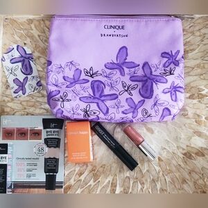 Clinique Beauty Bundle.